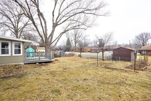 7114 Sunset Terrace, Windsor Heights, IA 50324