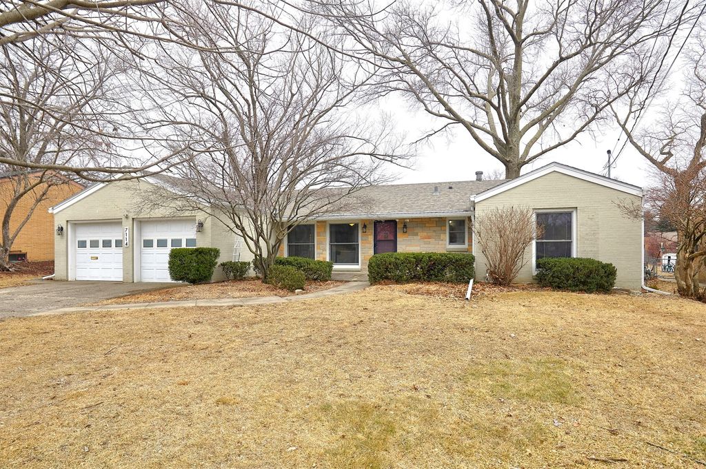 7114 Sunset Terrace, Windsor Heights, IA 50324