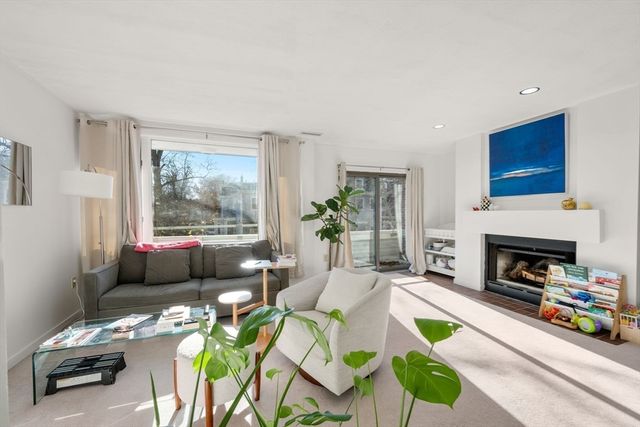 9-17 Baldwin St 15C, Newton, MA 02458