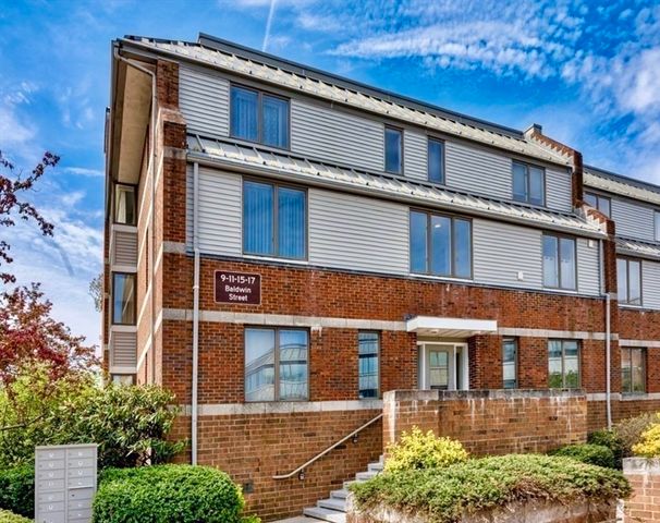 9-17 Baldwin St 15C, Newton, MA 02458