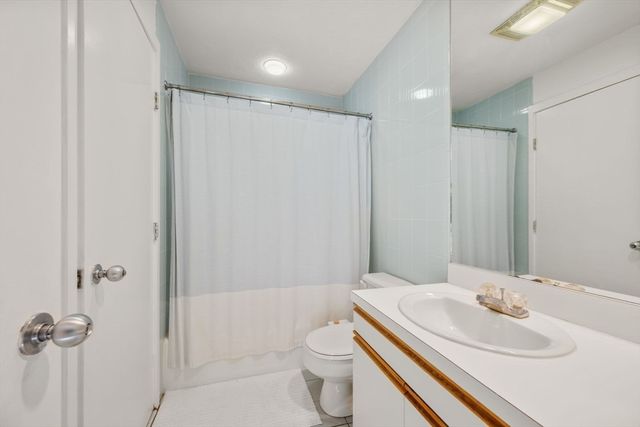 9-17 Baldwin St 15C, Newton, MA 02458