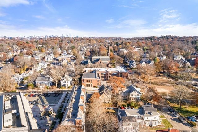 9-17 Baldwin St 15C, Newton, MA 02458