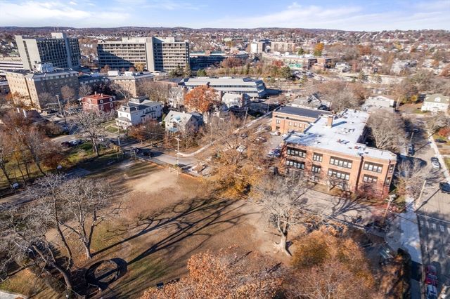 9-17 Baldwin St 15C, Newton, MA 02458