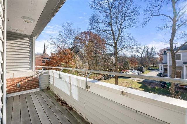 9-17 Baldwin St 15C, Newton, MA 02458