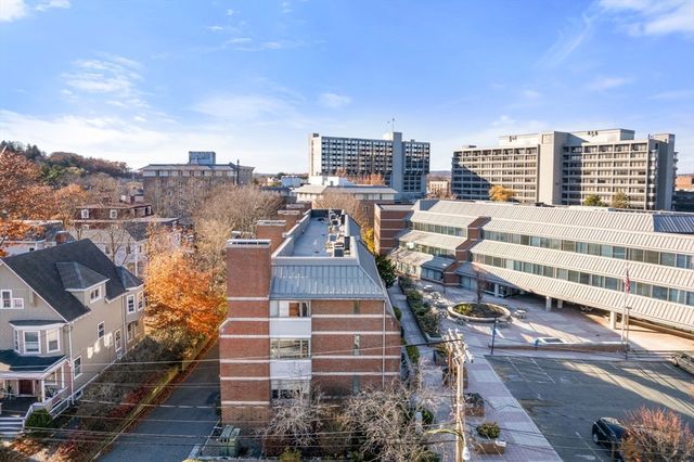 9-17 Baldwin St 15C, Newton, MA 02458