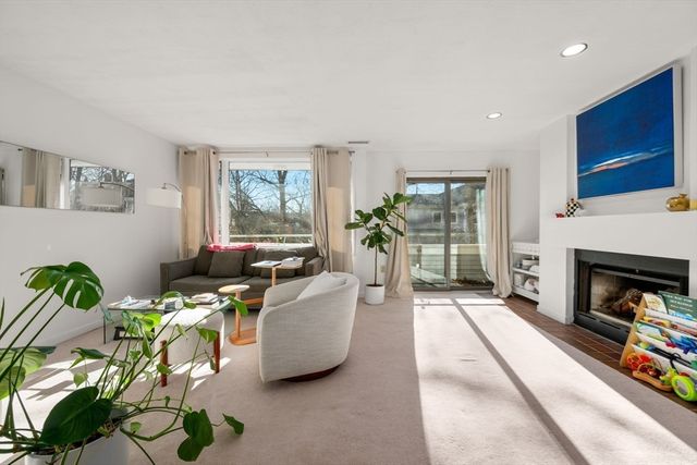 9-17 Baldwin St 15C, Newton, MA 02458