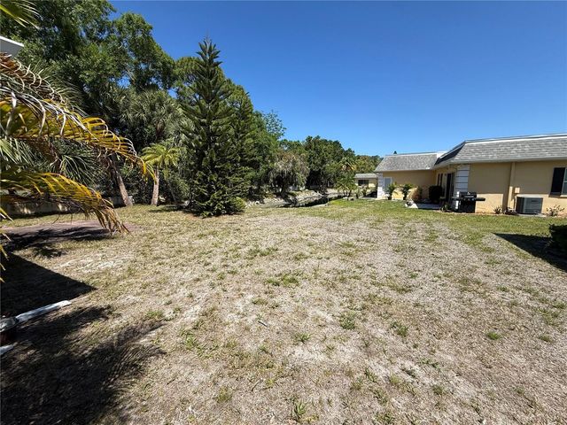 2403 ASPINWALL STREET, Sarasota, FL 34237