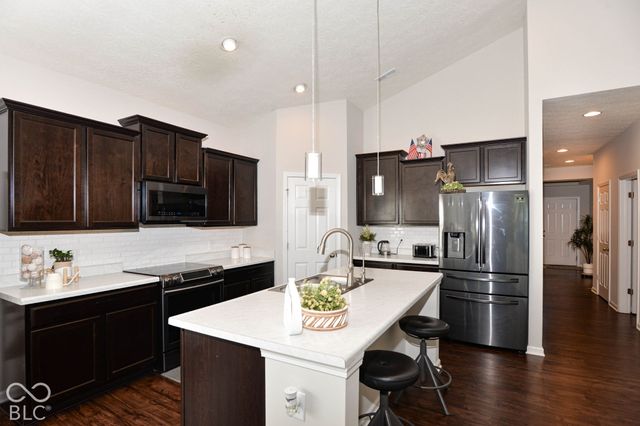6798 W Wintergreen Court, Mccordsville, IN 46055