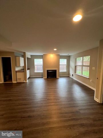 47370 VICTORIA FALLS SQ, Sterling, VA 20165