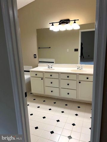 47370 VICTORIA FALLS SQ, Sterling, VA 20165