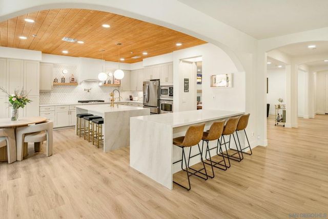 10528 Pinion Trl, Escondido, CA 92026