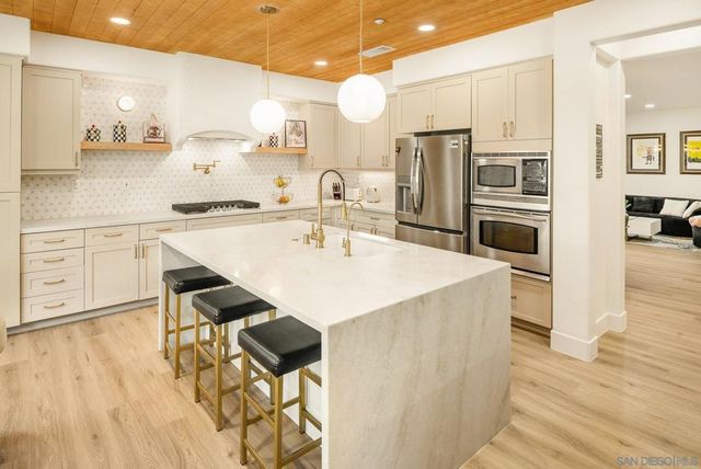 10528 Pinion Trl, Escondido, CA 92026