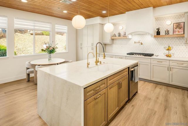 10528 Pinion Trl, Escondido, CA 92026