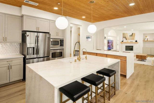 10528 Pinion Trl, Escondido, CA 92026