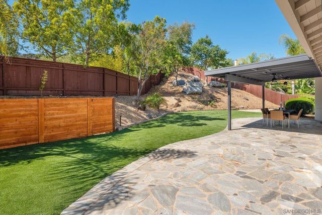 10528 Pinion Trl, Escondido, CA 92026