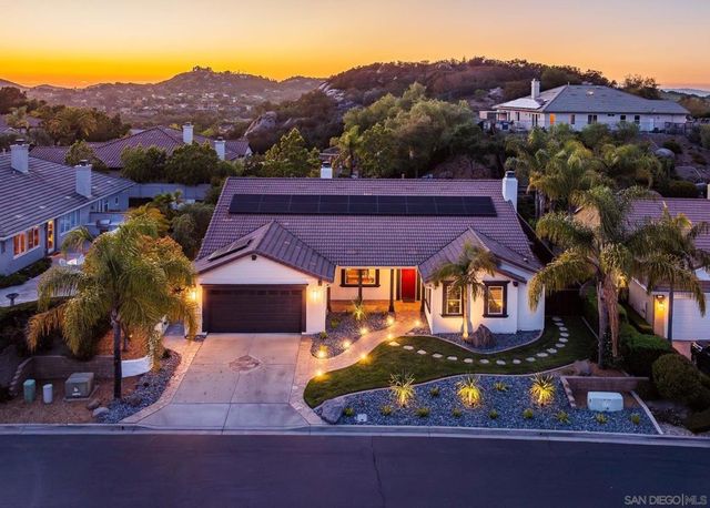 10528 Pinion Trl, Escondido, CA 92026