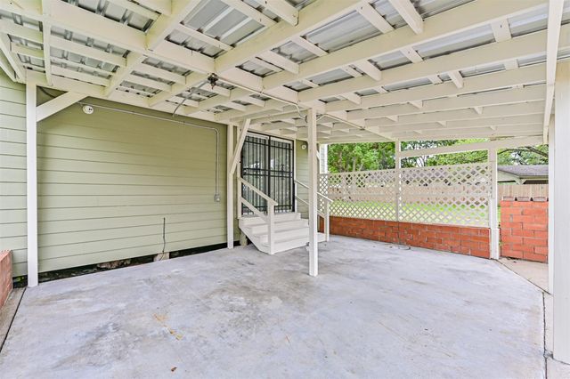5220 Krueger Drive, Dickinson, TX 77539