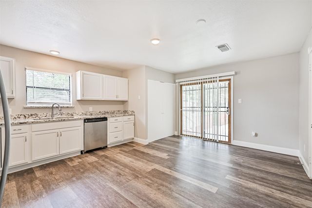 5220 Krueger Drive, Dickinson, TX 77539