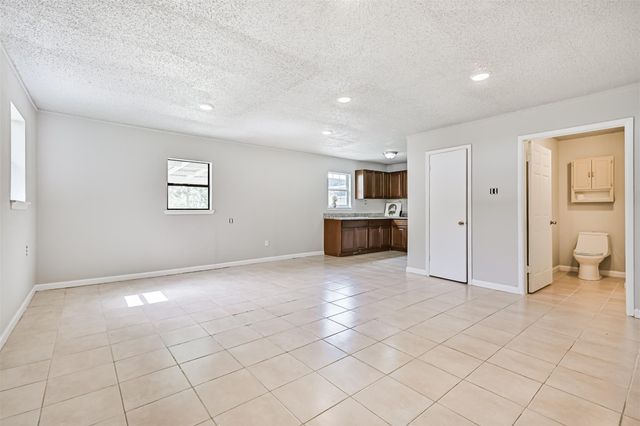 5220 Krueger Drive, Dickinson, TX 77539