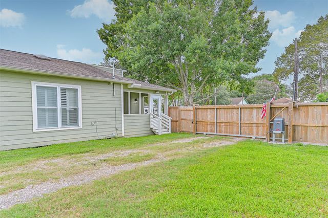 5220 Krueger Drive, Dickinson, TX 77539