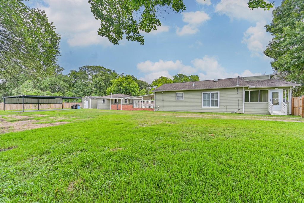 5220 Krueger Drive, Dickinson, TX 77539