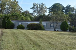 5752 Tunnelton Rd, Bedford, IN 47421