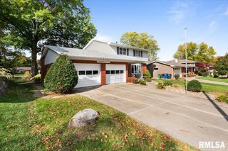 2706 RIDGEWOOD Avenue, Davenport, IA 52803