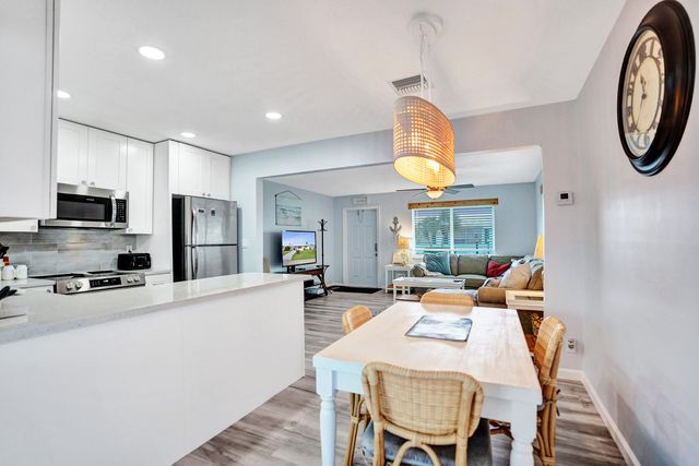 901 SW 6th Avenue, Boynton Beach, FL 33426