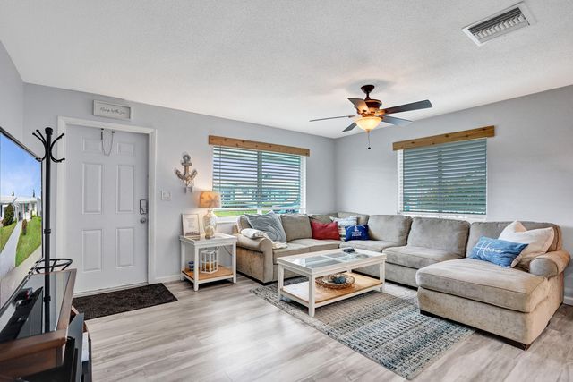 901 SW 6th Avenue, Boynton Beach, FL 33426