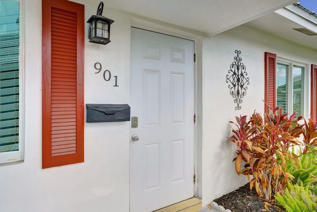 901 SW 6th Avenue, Boynton Beach, FL 33426