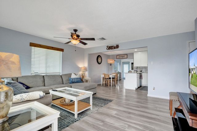 901 SW 6th Avenue, Boynton Beach, FL 33426