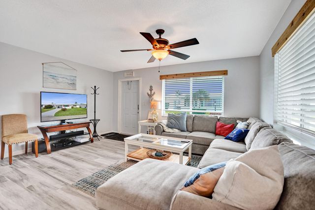 901 SW 6th Avenue, Boynton Beach, FL 33426