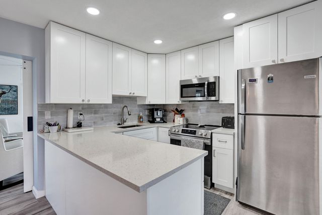 901 SW 6th Avenue, Boynton Beach, FL 33426