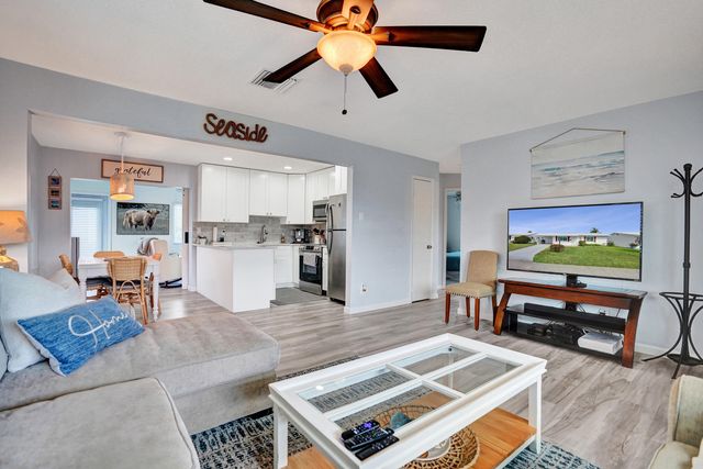 901 SW 6th Avenue, Boynton Beach, FL 33426