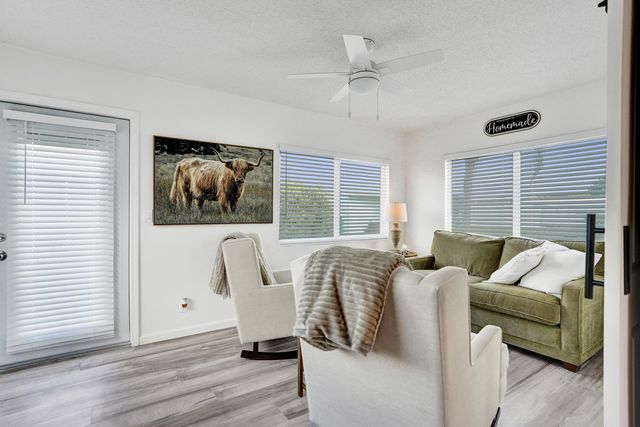 901 SW 6th Avenue, Boynton Beach, FL 33426