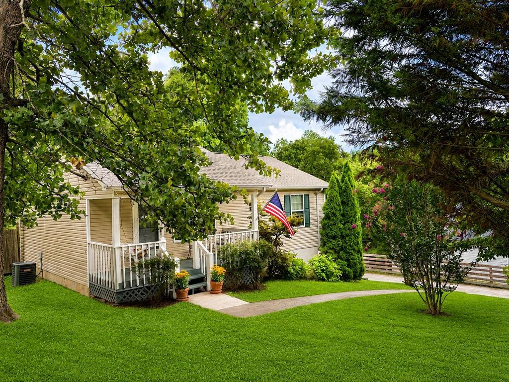240 SE Bell Street, SE, Cleveland, TN 37323