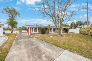 5290 38TH WAY S, St Petersburg, FL 33711