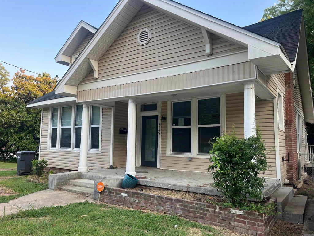 329 E Nettleton Avenue, Jonesboro, AR 72401