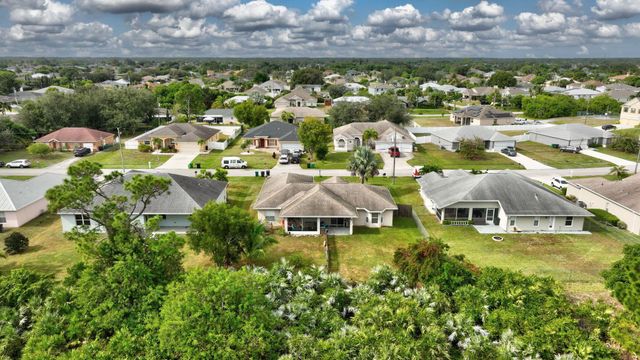 3837 SW Daisy Street, Port St Lucie, FL 34953