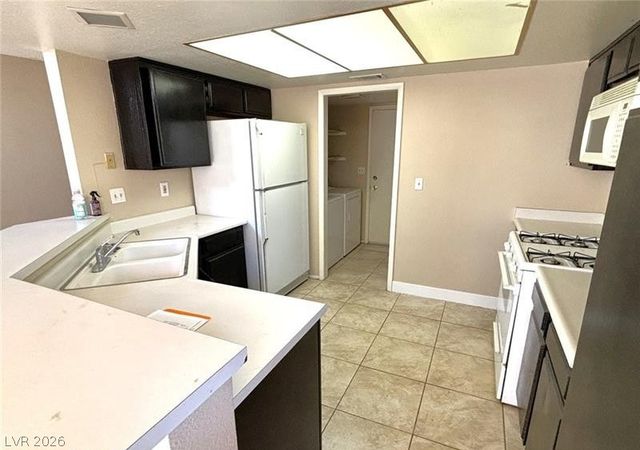 7013 BROWN DERBY Circle 0, Las Vegas, NV 89128
