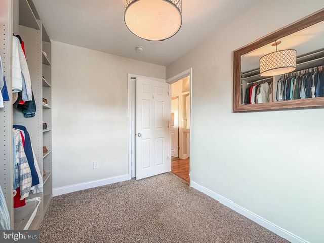 18 JUMP HILL RD, Levittown, PA 19056