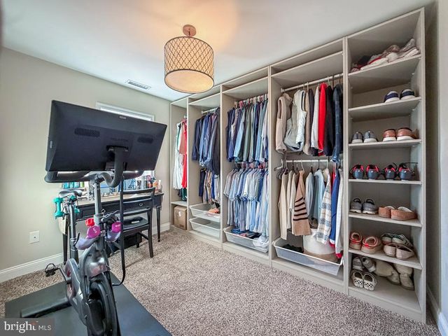 18 JUMP HILL RD, Levittown, PA 19056