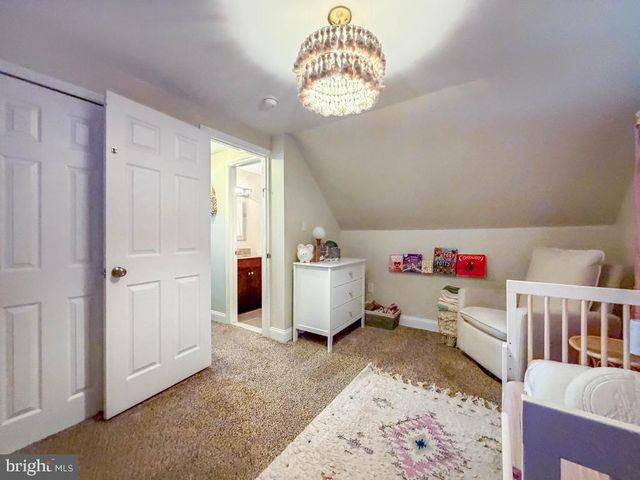 18 JUMP HILL RD, Levittown, PA 19056