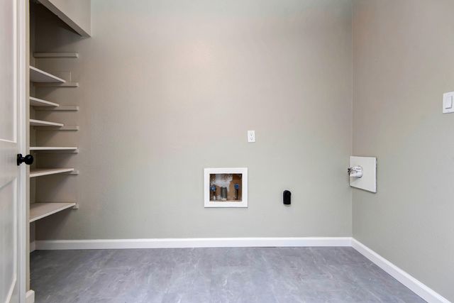 1318 S Newton Avenue, Springfield, MO 65807