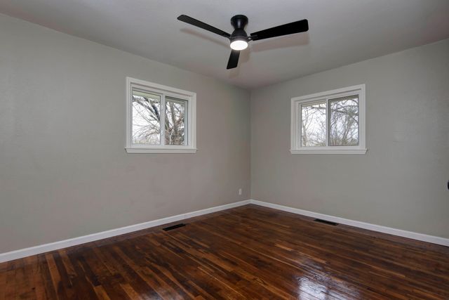 1318 S Newton Avenue, Springfield, MO 65807