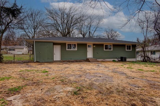1318 S Newton Avenue, Springfield, MO 65807