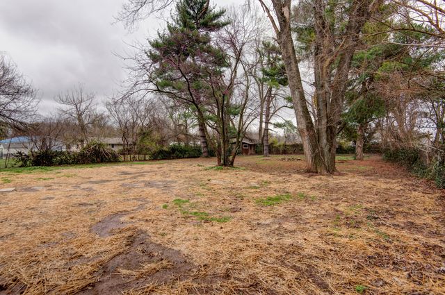 1318 S Newton Avenue, Springfield, MO 65807