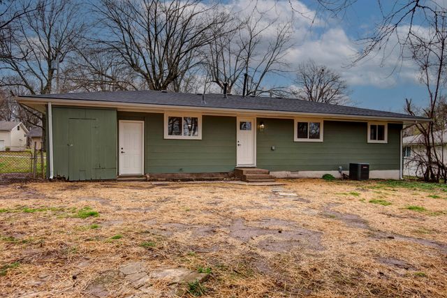 1318 S Newton Avenue, Springfield, MO 65807