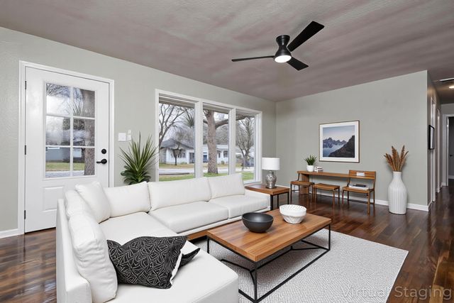 1318 S Newton Avenue, Springfield, MO 65807