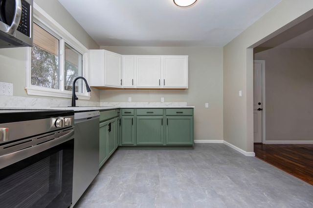 1318 S Newton Avenue, Springfield, MO 65807